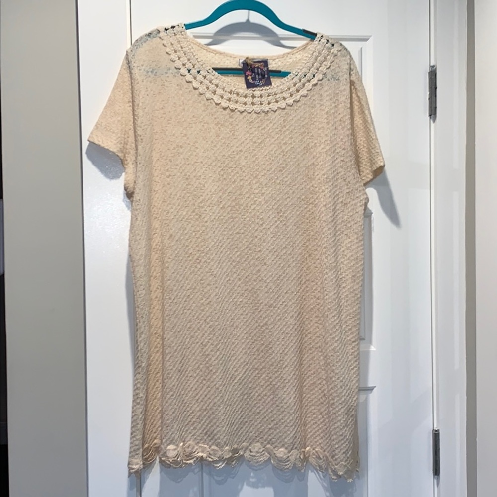 NWT Paisley Vine Top